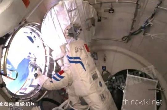 Breaking the record for the duration of extravehicular activities by Chinese astronauts